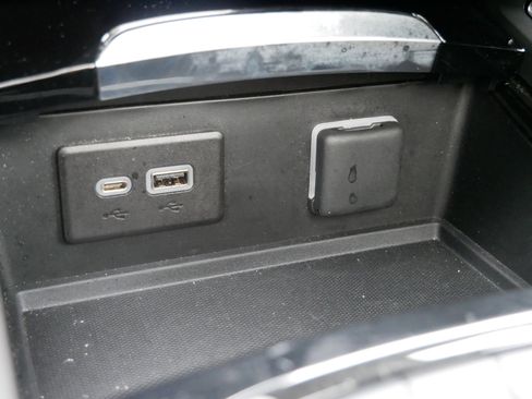 Used 2023 Buick Envision Essence w/ Sport Touring Package image 20