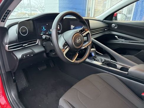 Used 2023 Hyundai Elantra SEL w/ Convenience Package FWD image 21