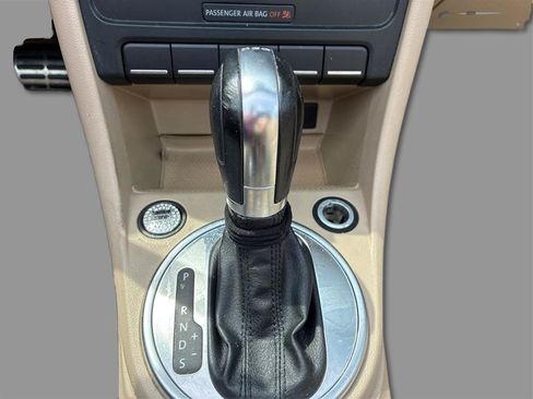 Used 2013 Volkswagen Beetle 2.0T FWD image 38