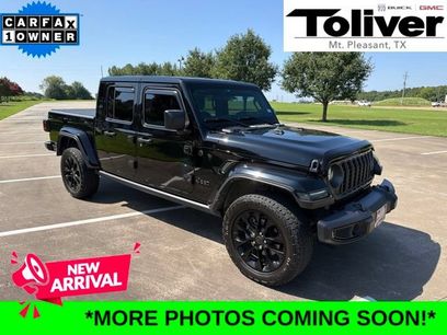Used 2024 Jeep Gladiator Sport