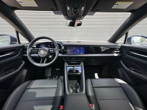 Used 2026 Porsche Macan Electric RWD image 6