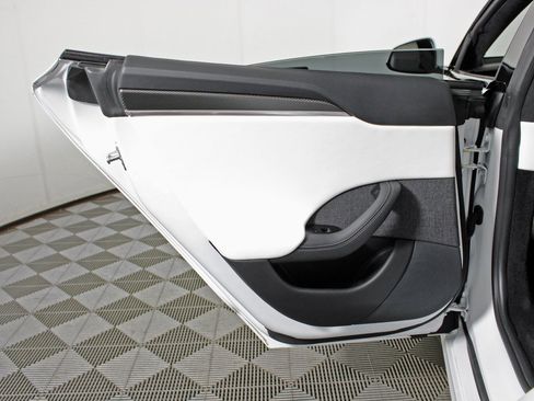 Used 2022 Tesla Model S Plaid image 31