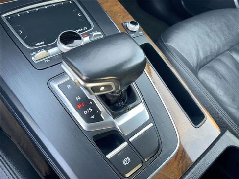 Used 2018 Audi Q5 2.0T Premium image 12