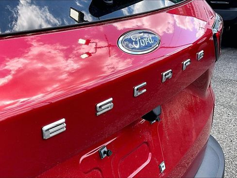 Certified 2025 Ford Escape ST-Line FWD image 8