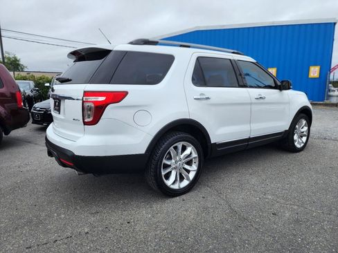 Used 2014 Ford Explorer XLT w/ Equipment Group 202A AWD/4WD image 6