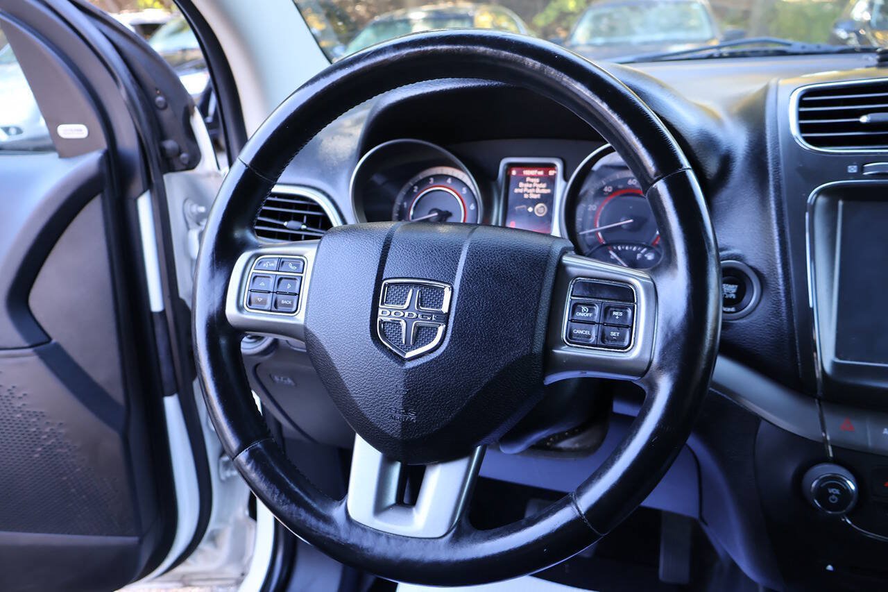 Used 2016 Dodge Journey Crossroad w/ Rear Seat Video Group I FWD image 29