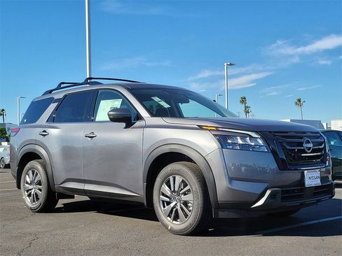 New 2025 Nissan Pathfinder SV w/ Black Appearance Package image 8