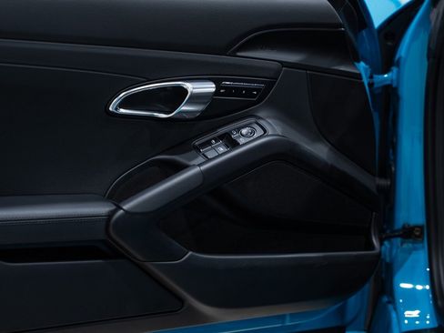 Used 2018 Porsche 718 Boxster S image 29