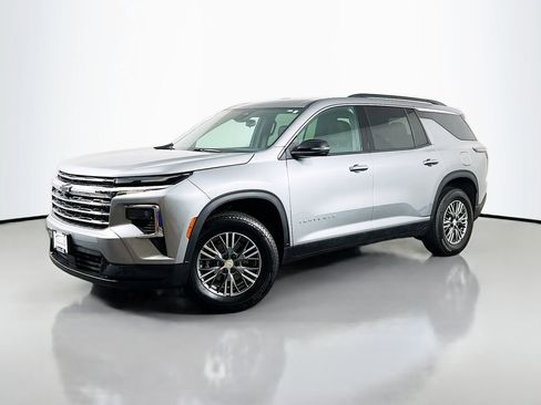 New 2025 Chevrolet Traverse LT w/ LPO, Floor Liner Package image 1