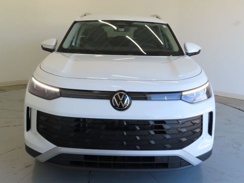 New 2026 Volkswagen Tiguan SE image 10