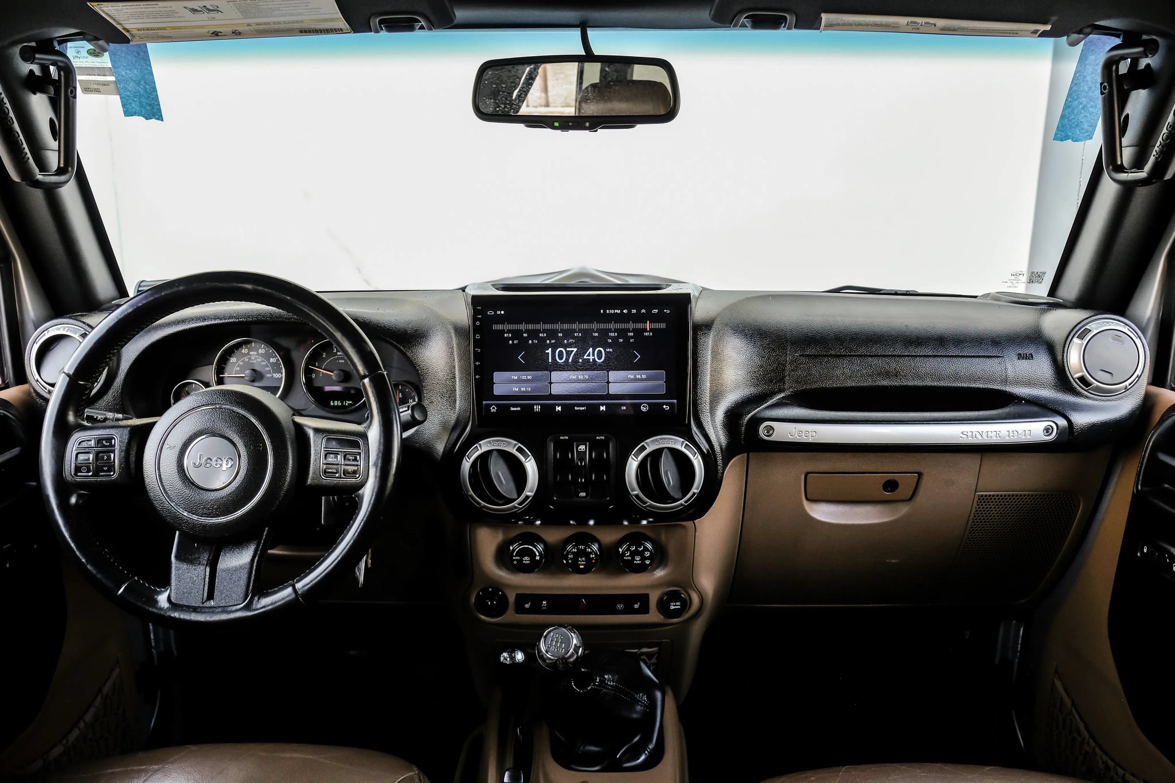 Used 2016 Jeep Wrangler Unlimited Rubicon w/ Connectivity Group AWD/4WD image 22