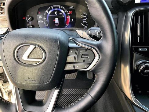 Used 2023 Lexus LX 600 LX 600 Premium image 20