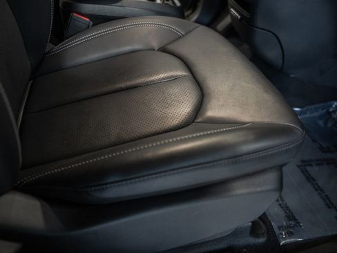Used 2025 Chrysler Pacifica Select FWD image 39