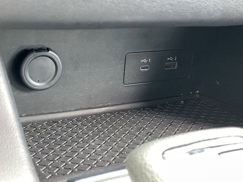 Used 2025 Nissan Pathfinder SV FWD image 34