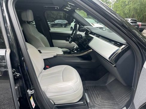Used 2025 Land Rover Range Rover Sport SE AWD/4WD image 11