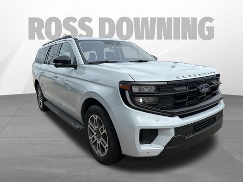 Used 2025 Ford Expedition Max Active AWD/4WD image 3