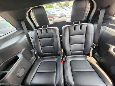 Used 2016 Ford Explorer XLT w/ Equipment Group 202A image 19