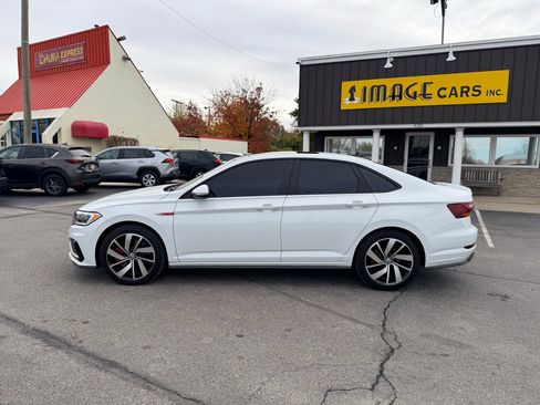 Used 2019 Volkswagen Jetta GLI image 12