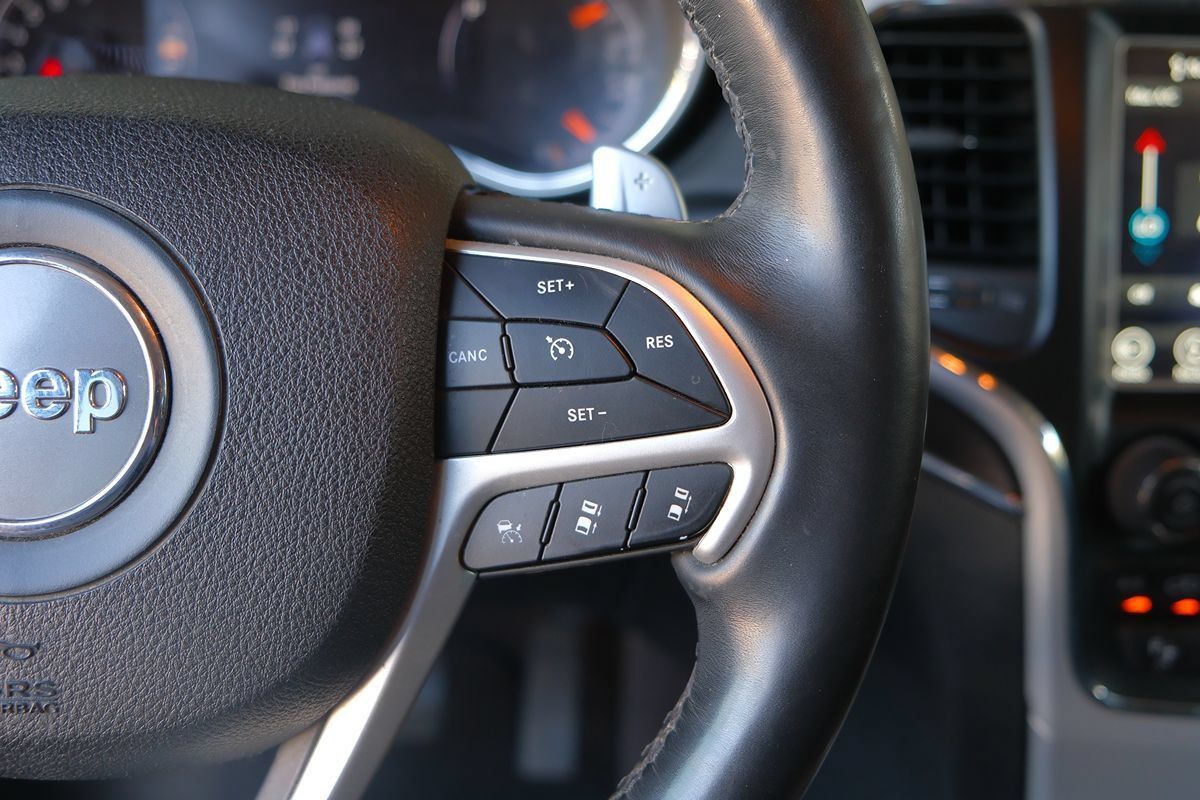 Used 2018 Jeep Grand Cherokee Summit w/ Skid Plate Group AWD/4WD image 17
