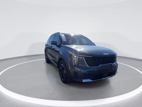 Used 2025 Kia Sorento S FWD image 2