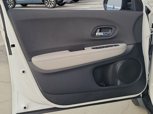 Used 2022 Honda HR-V LX image 22