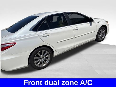 Used 2017 Toyota Camry XLE w/ Moonroof Package FWD image 7