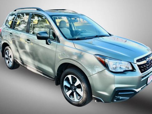 Used 2017 Subaru Forester 2.5i w/ Alloy Wheel Package image 9