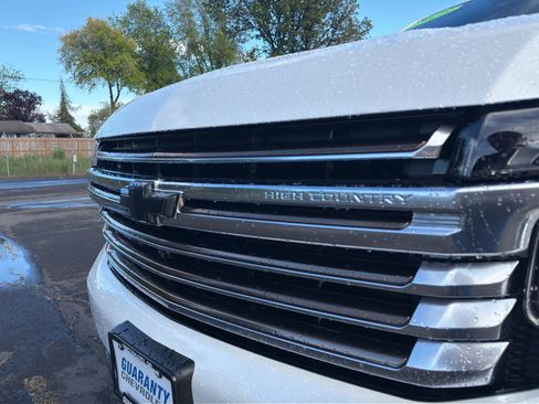 Used 2023 Chevrolet Tahoe High Country w/ Premium Package AWD/4WD image 5
