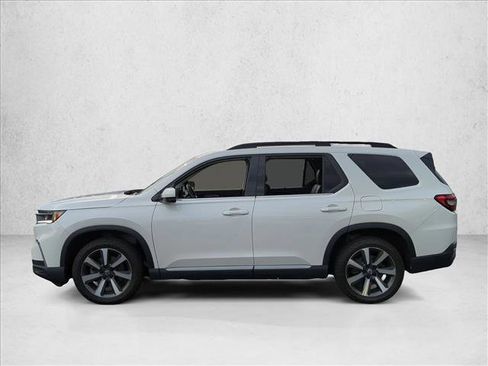 Used 2023 Honda Pilot Touring image 9