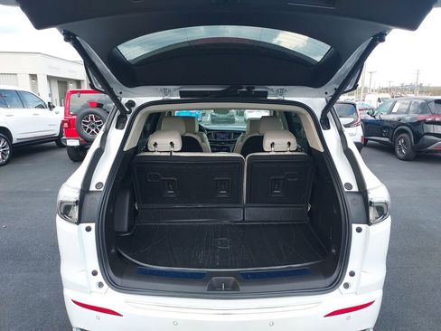 Used 2022 Buick Enclave Avenir w/ Avenir Technology Package image 31