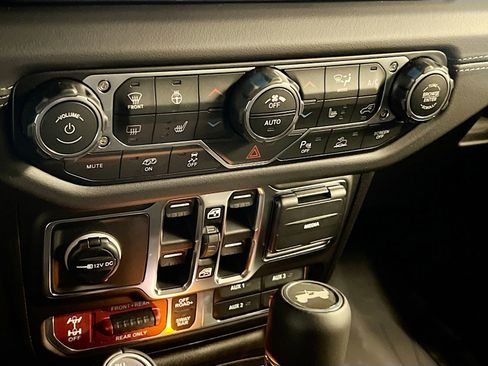 New 2026 Jeep Wrangler Unlimited Rubicon 392 w/ Quick Order Package 27X Moab AWD/4WD image 9