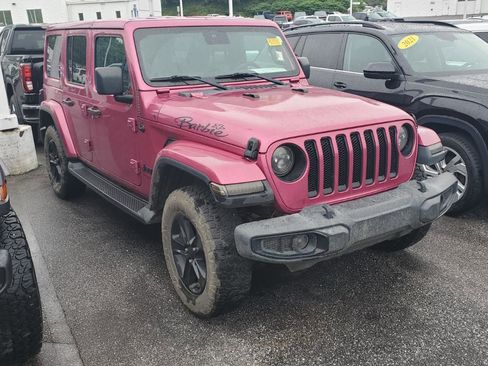 Used 2021 Jeep Wrangler Unlimited Sahara AWD/4WD image 2