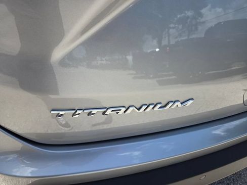 Used 2021 Ford Edge Titanium FWD image 10