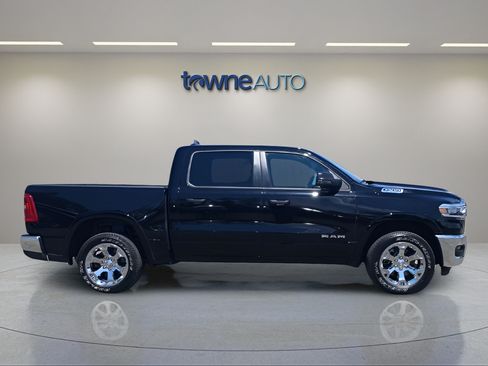 Used 2025 RAM 1500 Big Horn AWD/4WD image 6