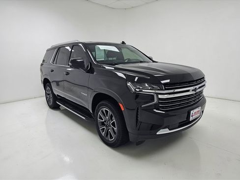 Used 2022 Chevrolet Tahoe LT w/ LT Signature Package image 2