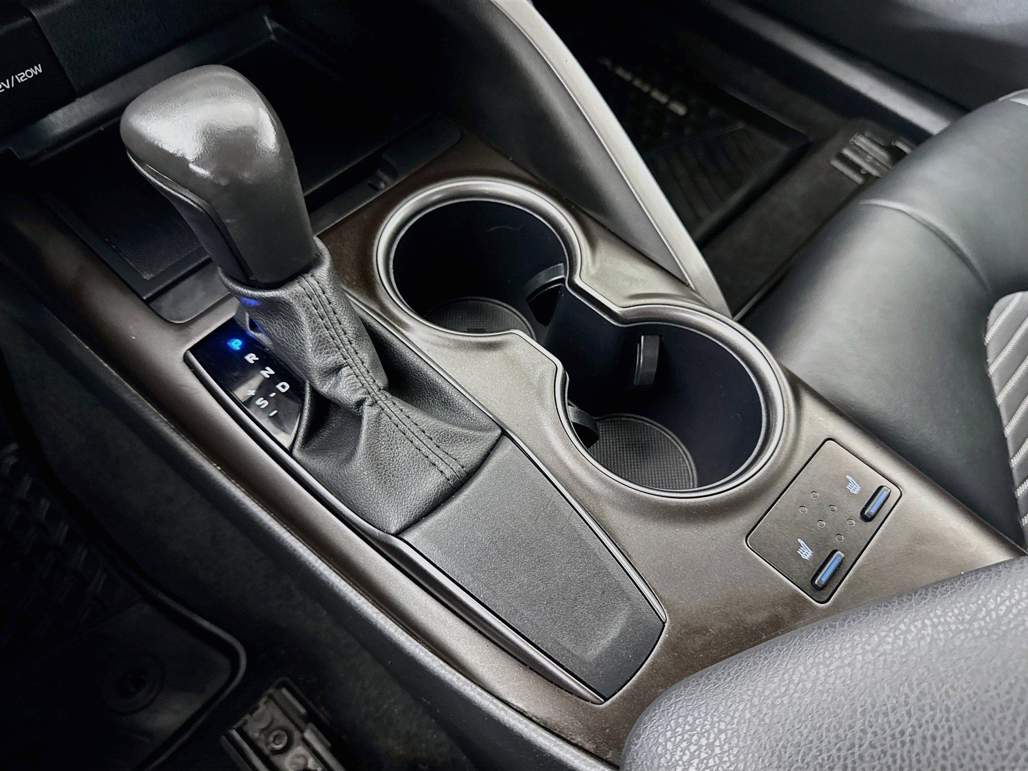 Used 2024 Toyota Camry SE FWD image 19