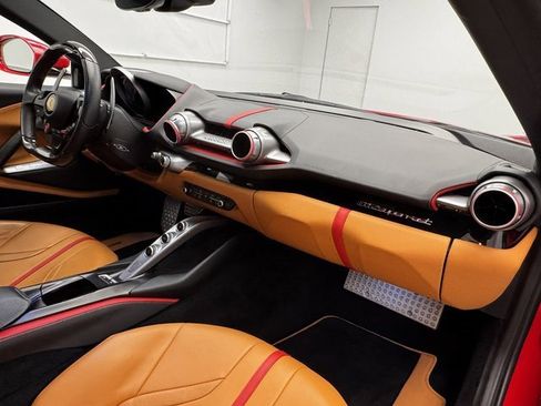 Used 2020 Ferrari 812 Superfast image 20