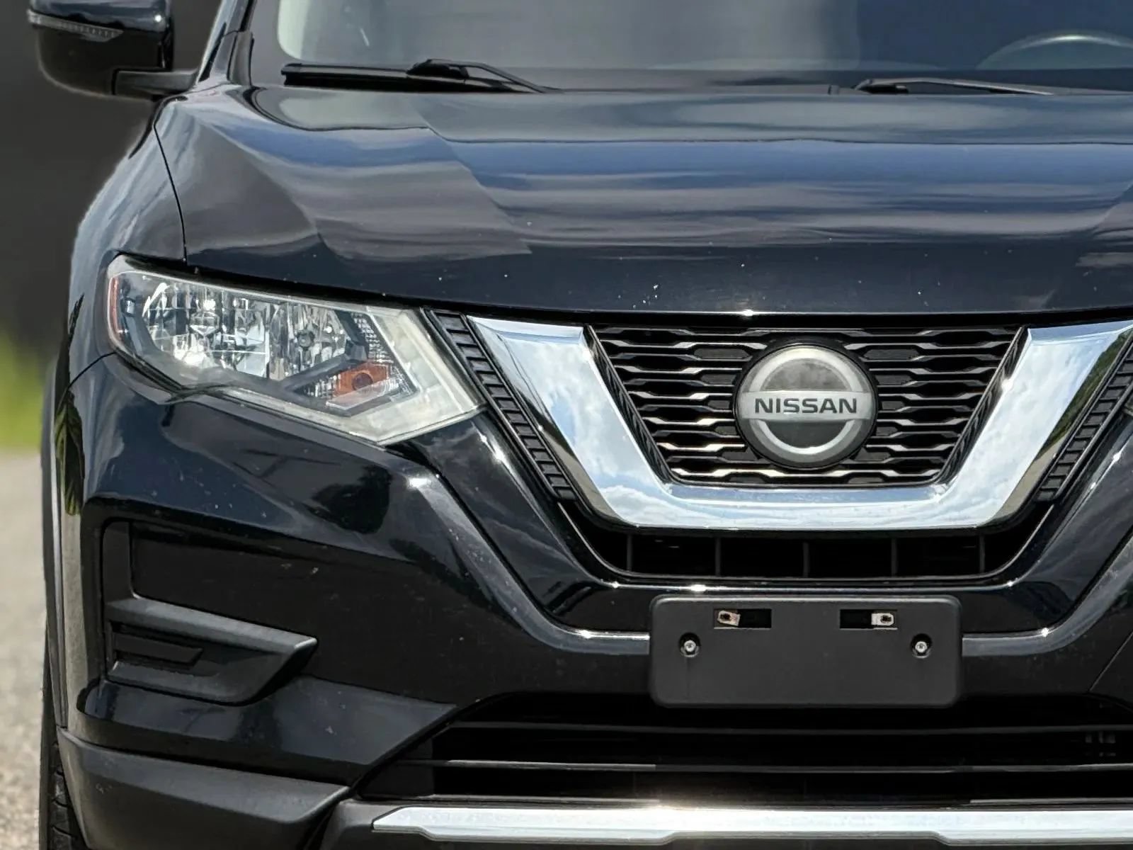 Used 2018 Nissan Rogue SV AWD/4WD image 11