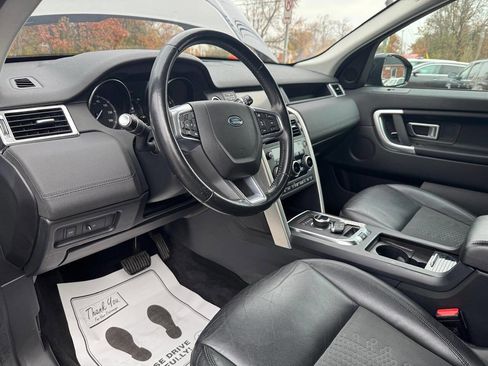 Used 2019 Land Rover Discovery Sport SE image 24