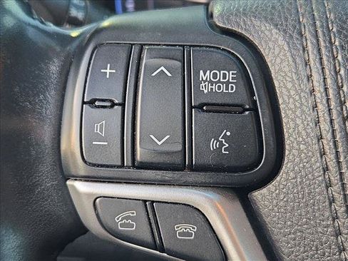 Used 2016 Toyota Highlander XLE FWD image 15