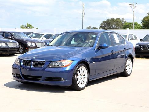 Used 2006 BMW 330xi Sedan AWD/4WD image 3