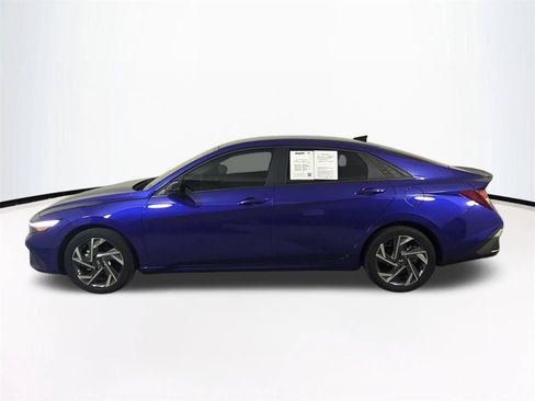 Used 2025 Hyundai Elantra Sport FWD image 8