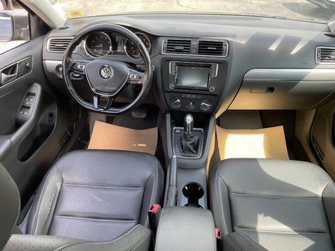 Used 2018 Volkswagen Jetta SE FWD image 17