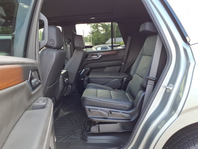 Used 2025 GMC Yukon Denali w/ Sun & Power Step Package AWD/4WD image 19