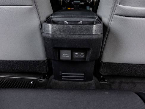 Used 2025 Toyota Tacoma TRD Off-Road image 33