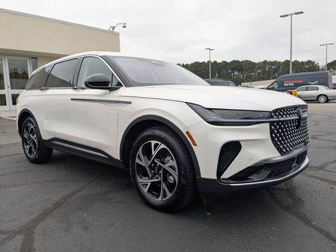 New 2026 Lincoln Nautilus Premier w/ Equipment Group 102A AWD/4WD image 2