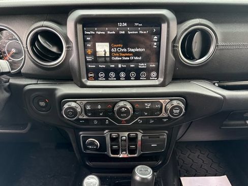 Used 2019 Jeep Wrangler Unlimited Sahara w/ Quick Order Package 24M Moab AWD/4WD image 27