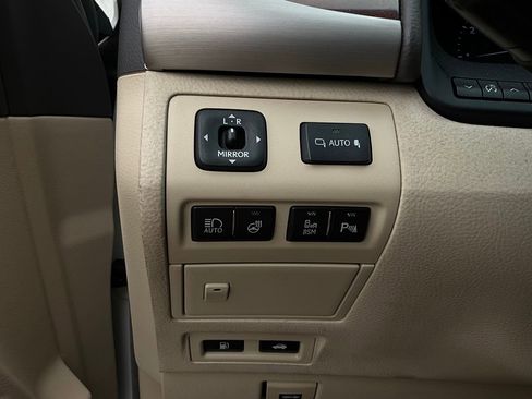 Used 2014 Lexus LS 460 w/ Comfort Package image 23