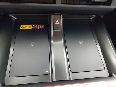 New 2026 Subaru Solterra Premium image 18