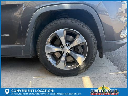 Used 2019 Jeep Cherokee Limited AWD/4WD image 6